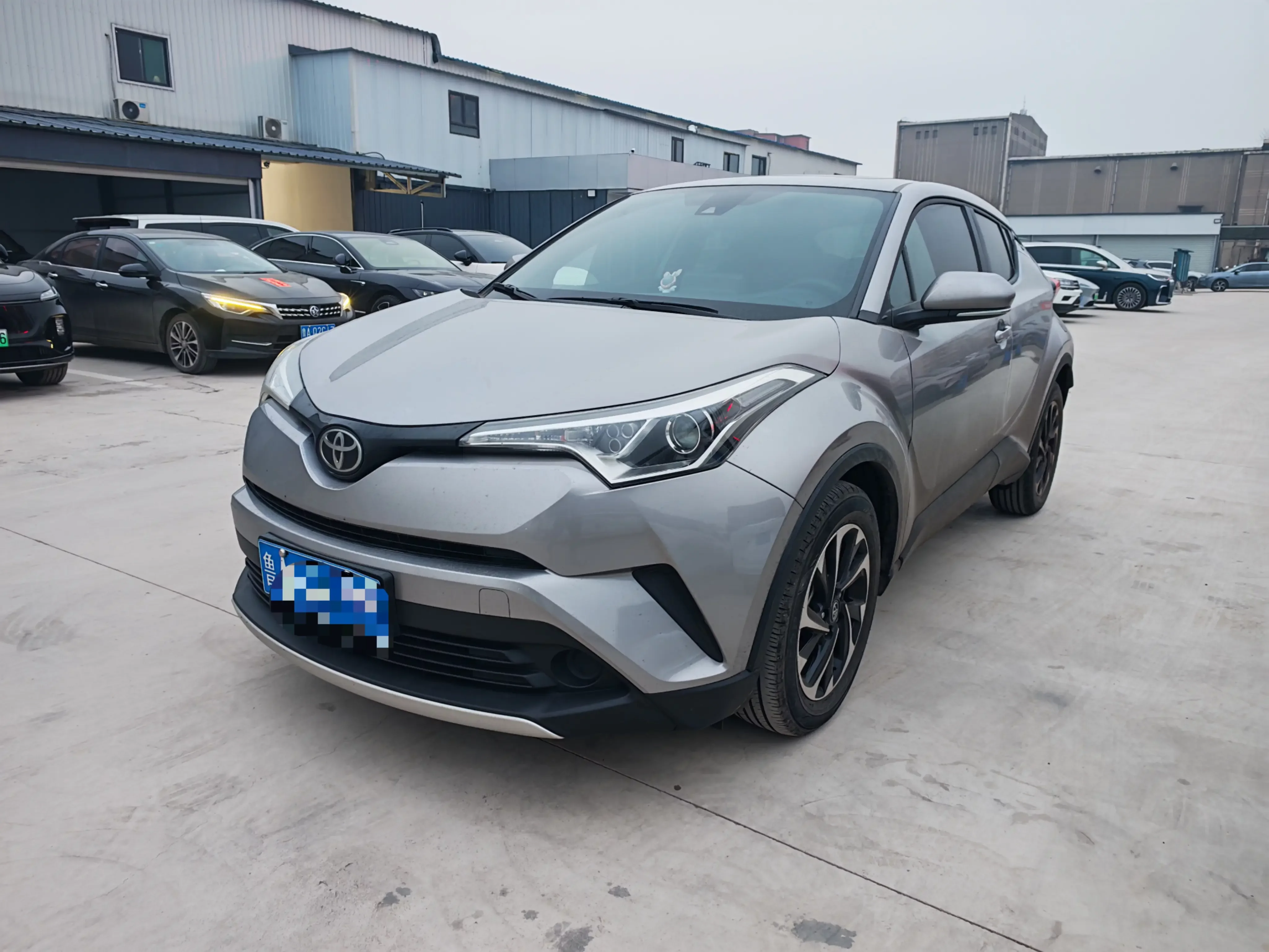 Toyota C-HR Hybrid (Yize IZOA)