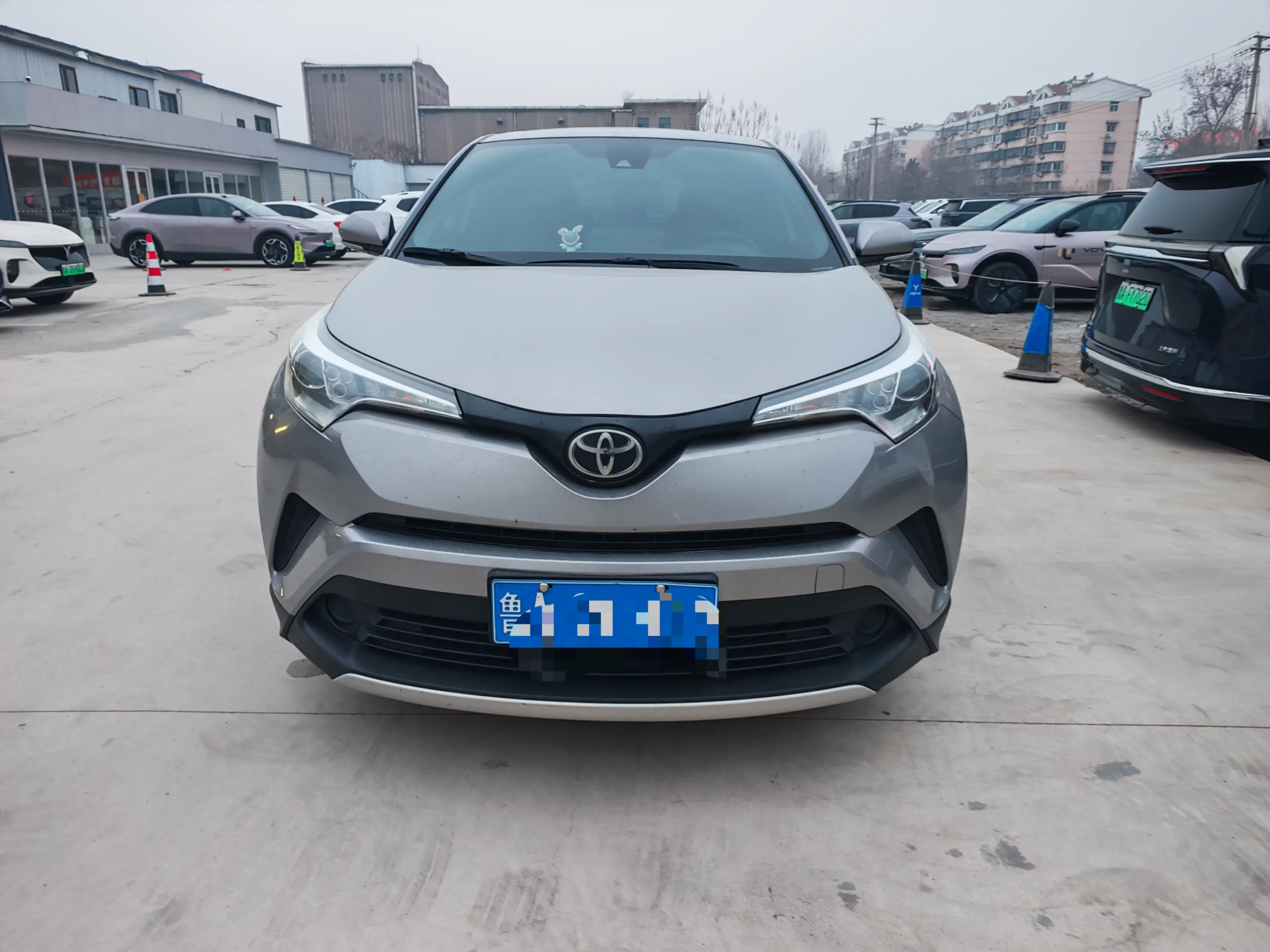 Toyota C-HR Hybrid (Yize IZOA)