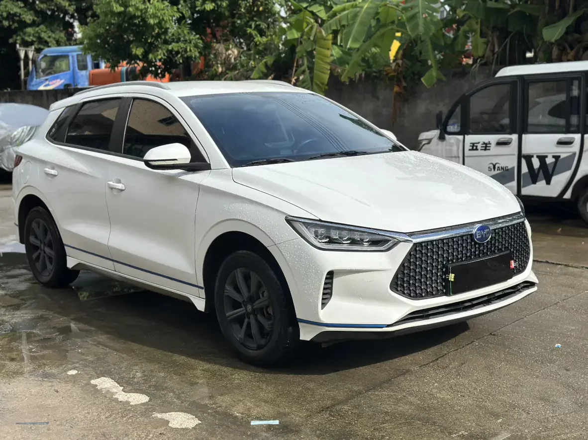 BYD e2