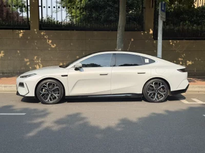 Geely Galaxy E8