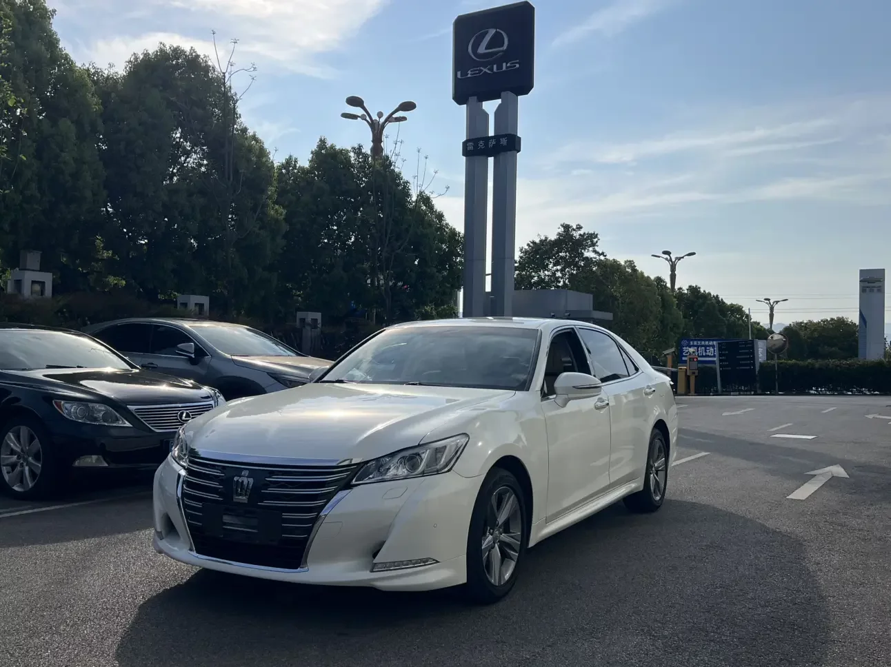 Toyota crown