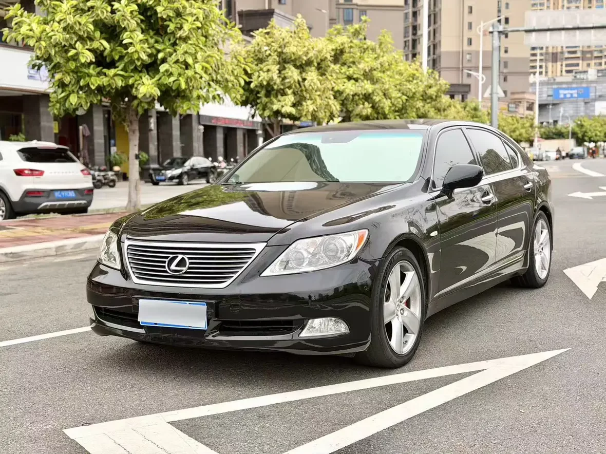 Lexus LS  из Китая
