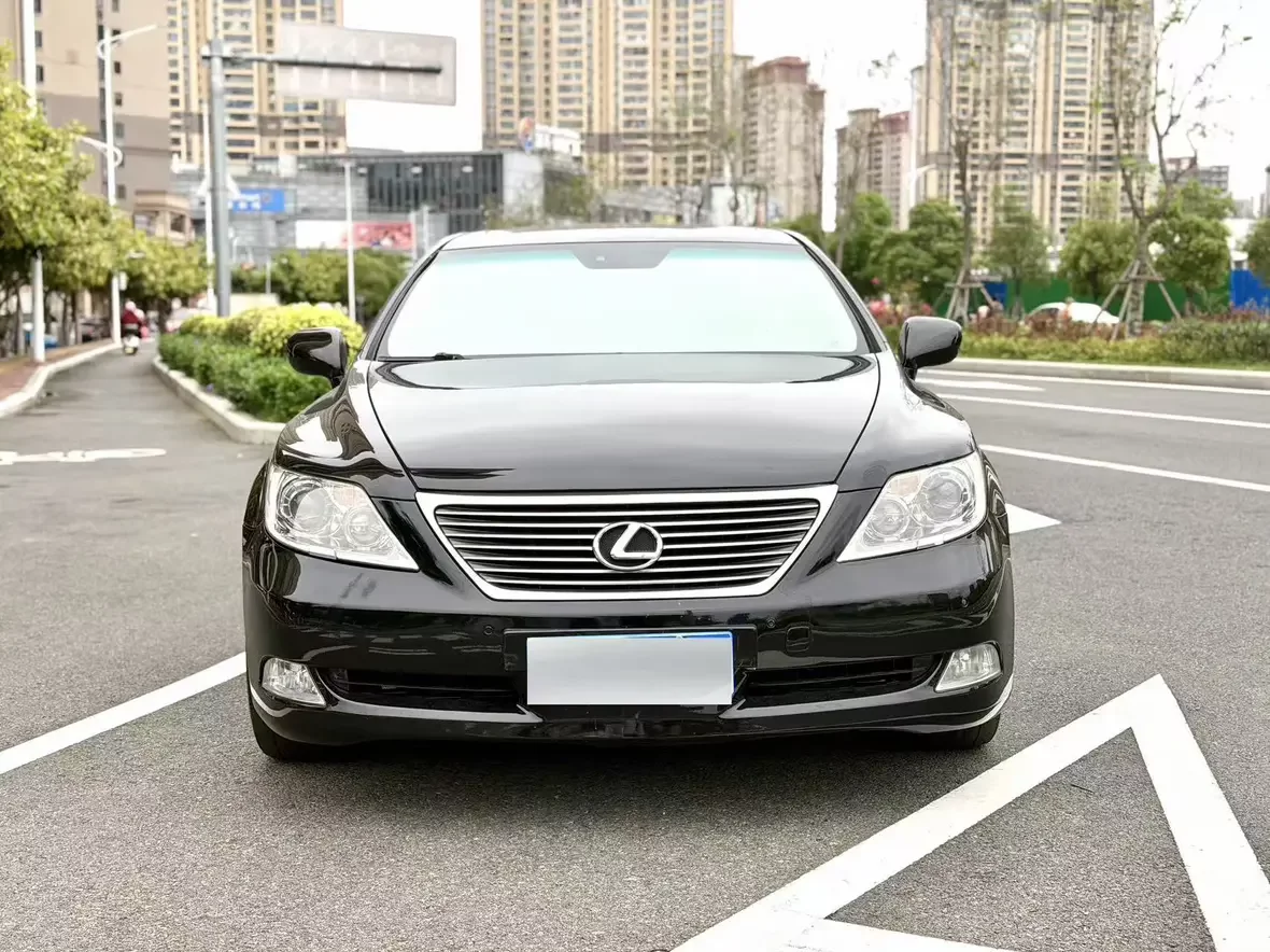 Lexus LS  из Китая