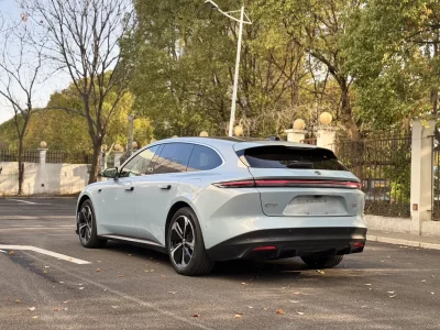 NIO ET5T