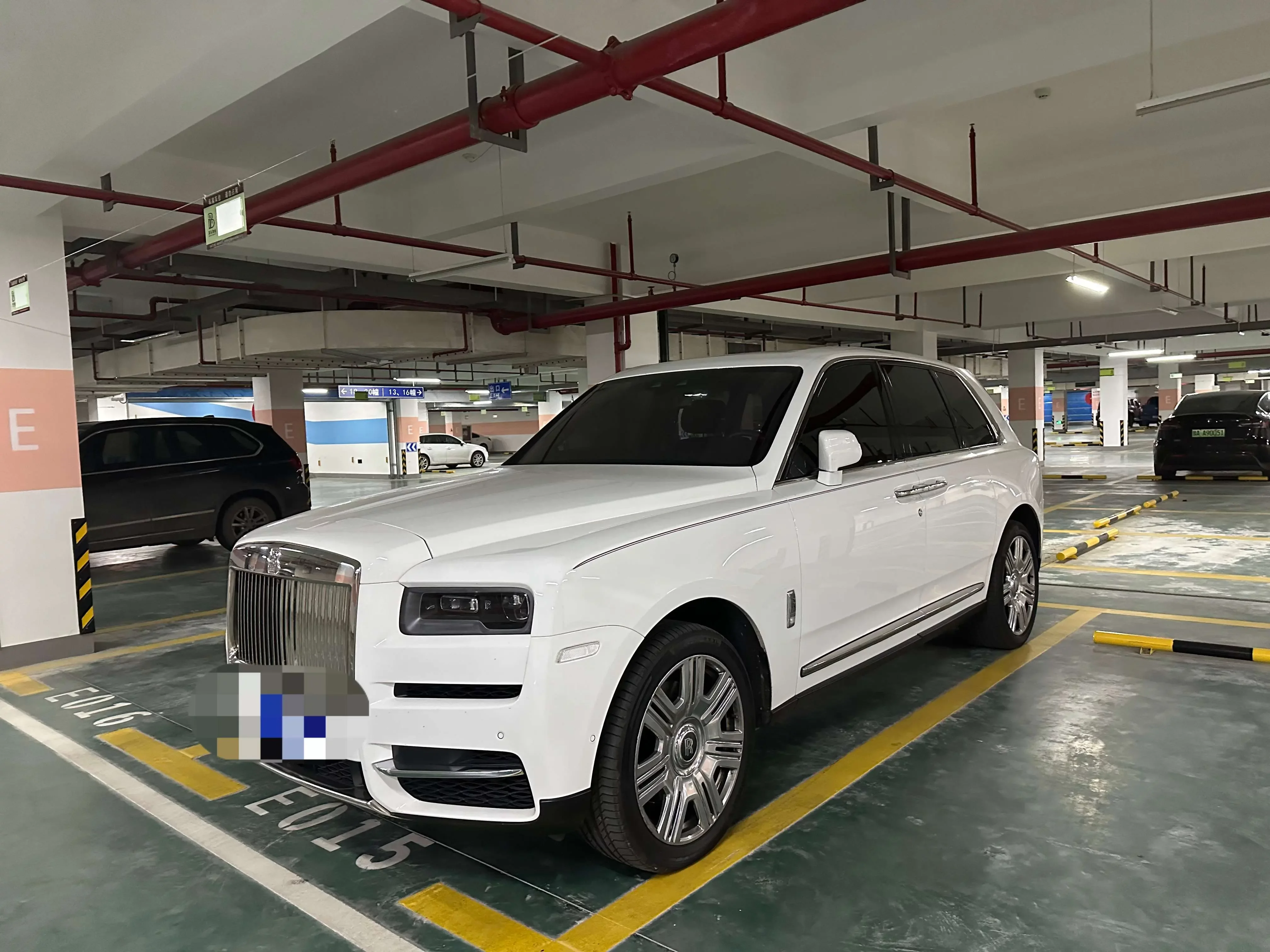 Rolls Royce Cullinan  из Китая