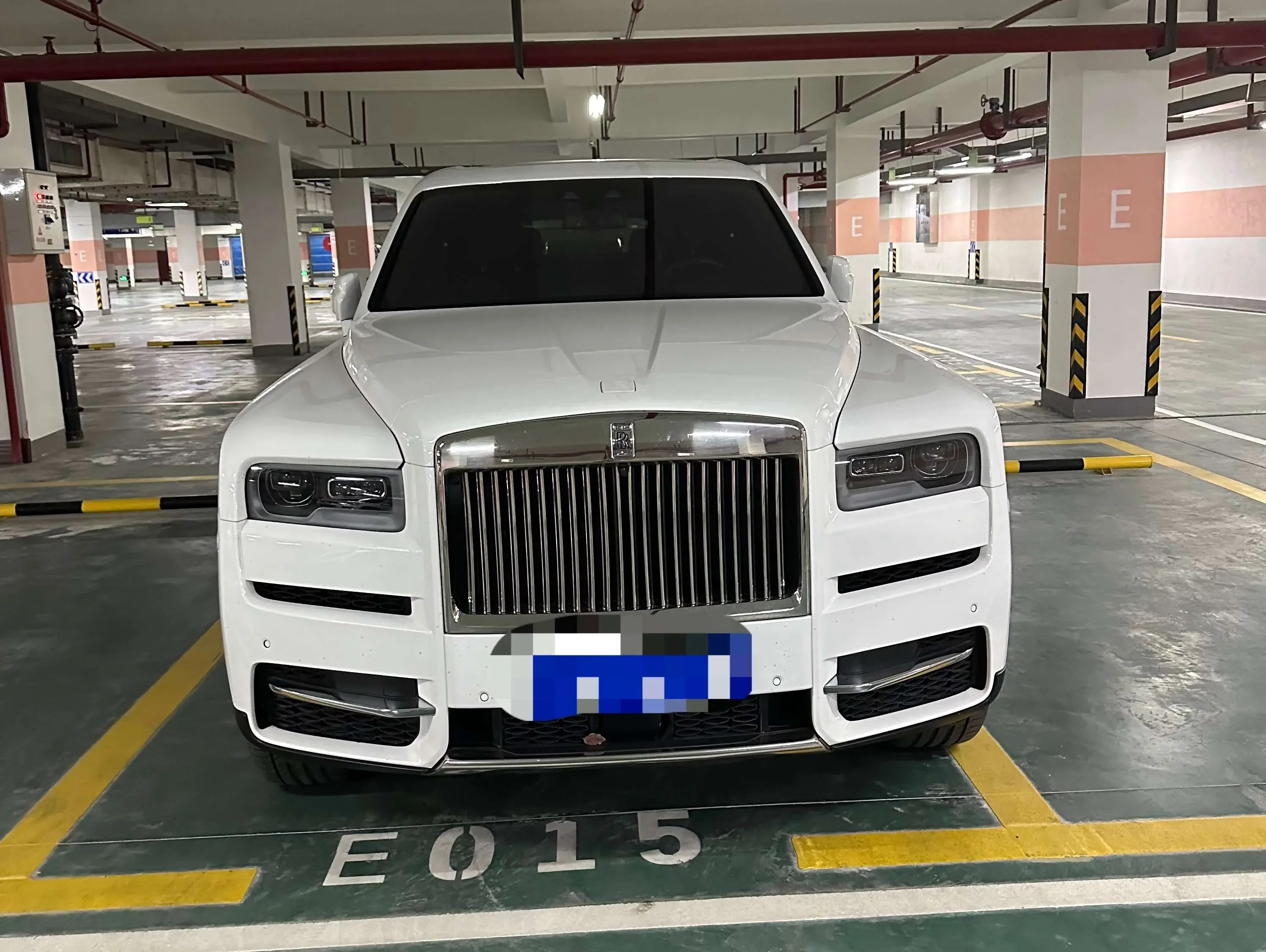 Rolls Royce Cullinan  из Китая