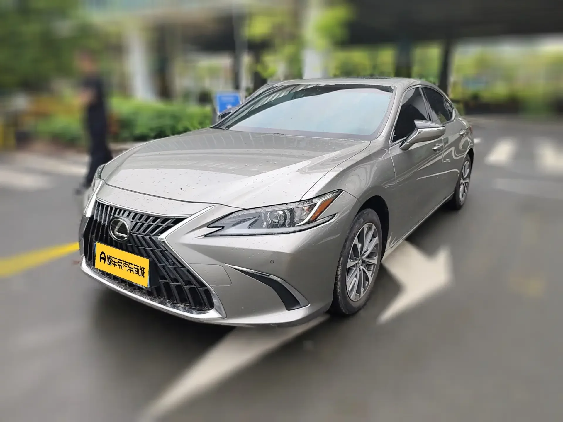 Lexus ES