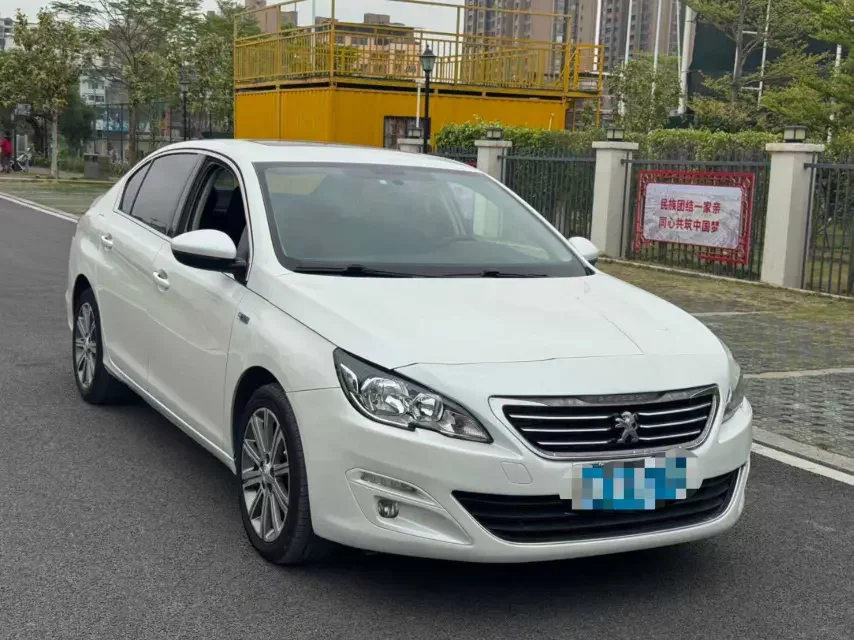Peugeot 408