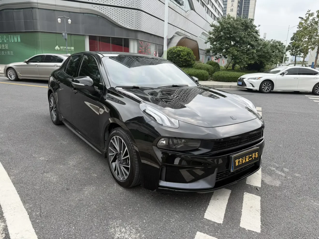 Lynk & Co 03