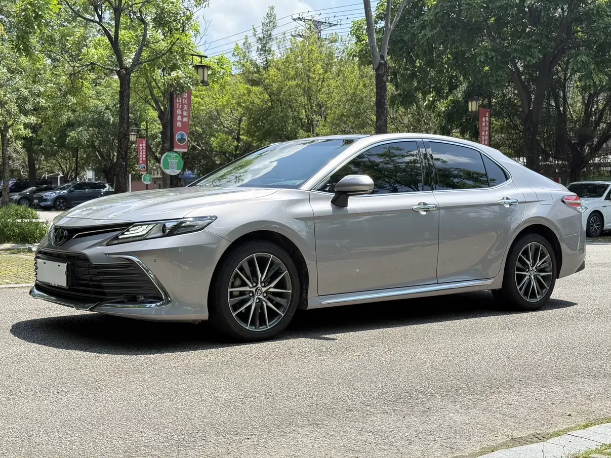 TOYOTA CAMRY