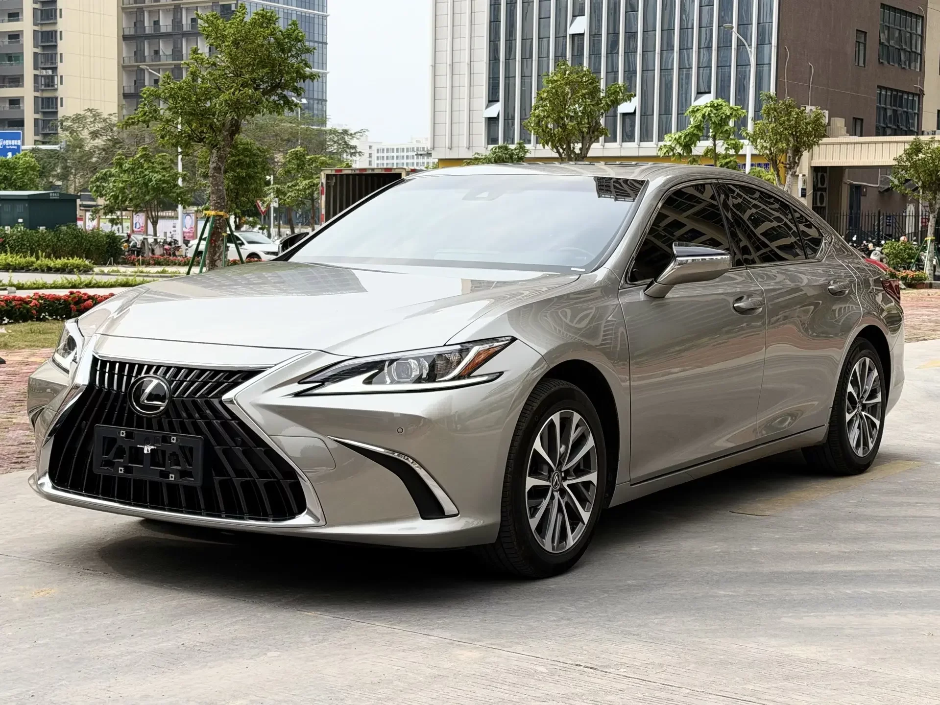 Lexus ES