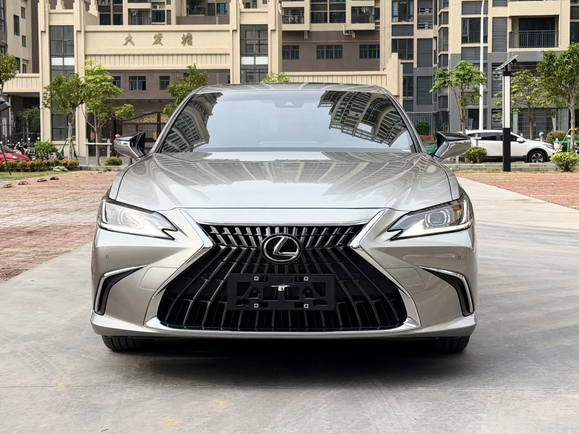 Lexus ES