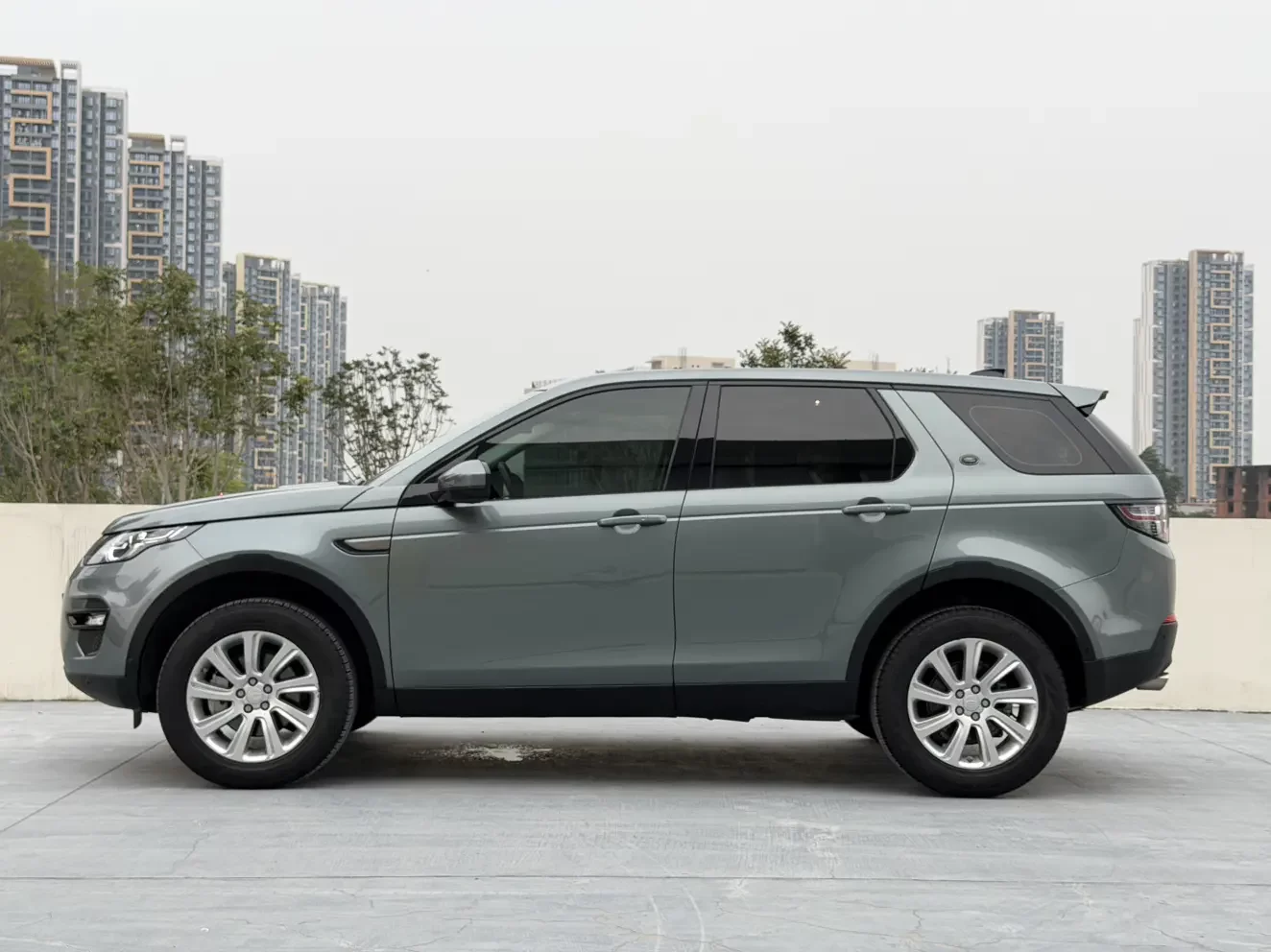 Land Rover Discover the magic