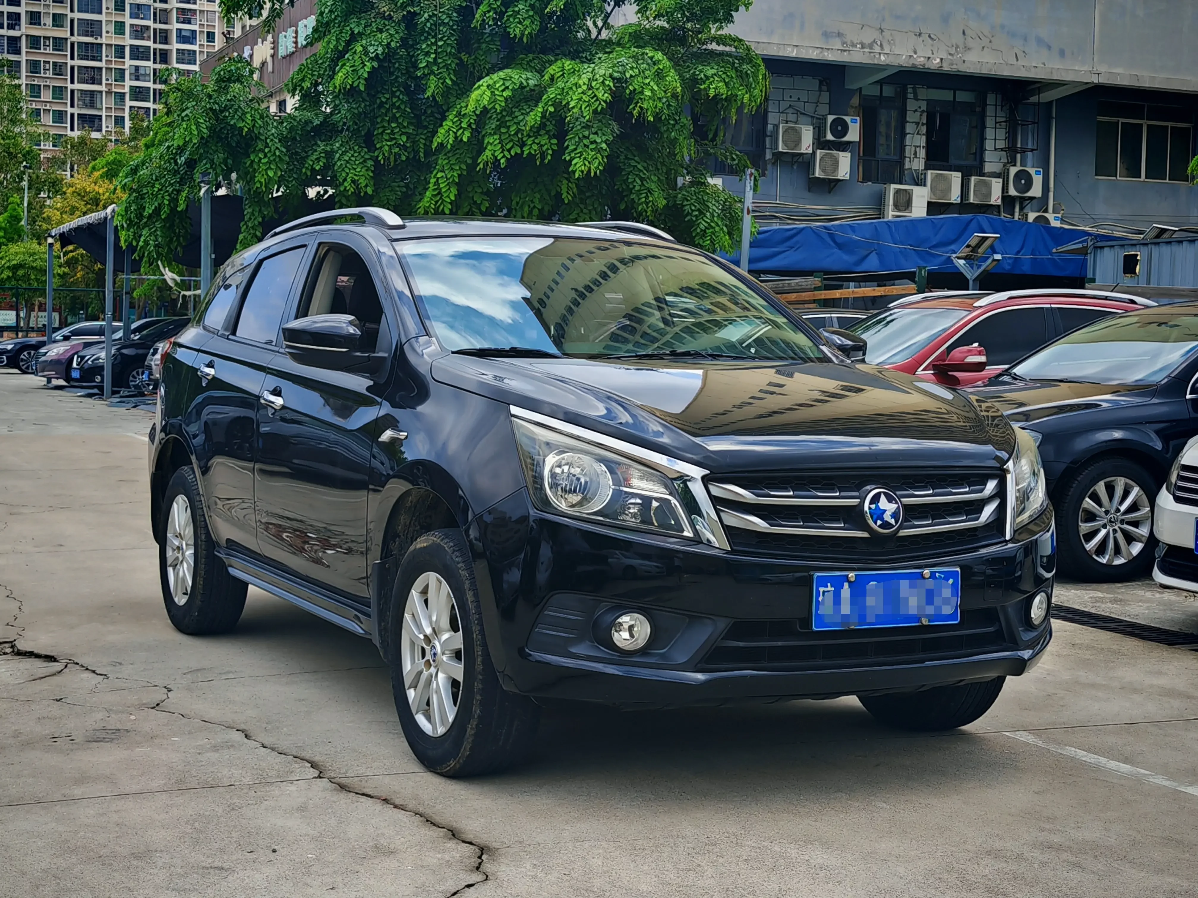 Kai Chen Venucia T70