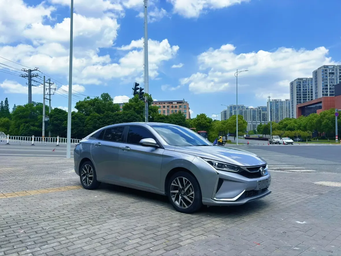 Dongfeng Yixuan