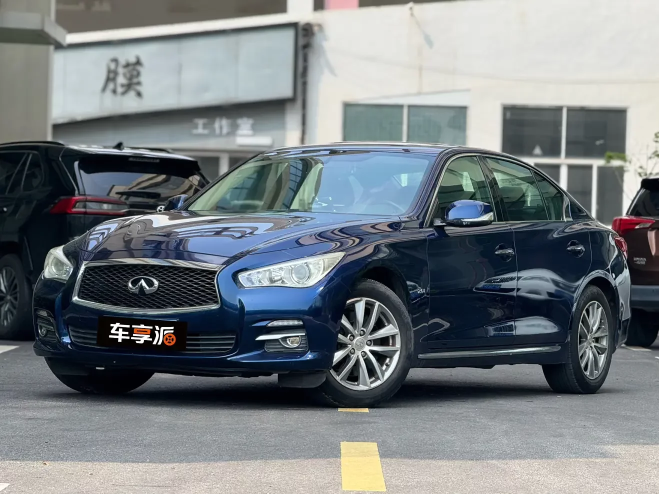 Infiniti Q50L