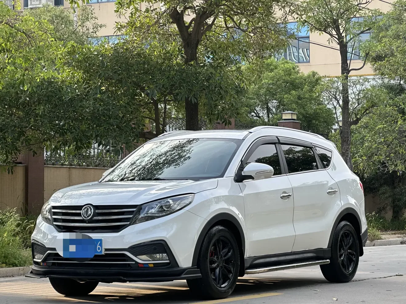 Dongfeng Fengon 580
