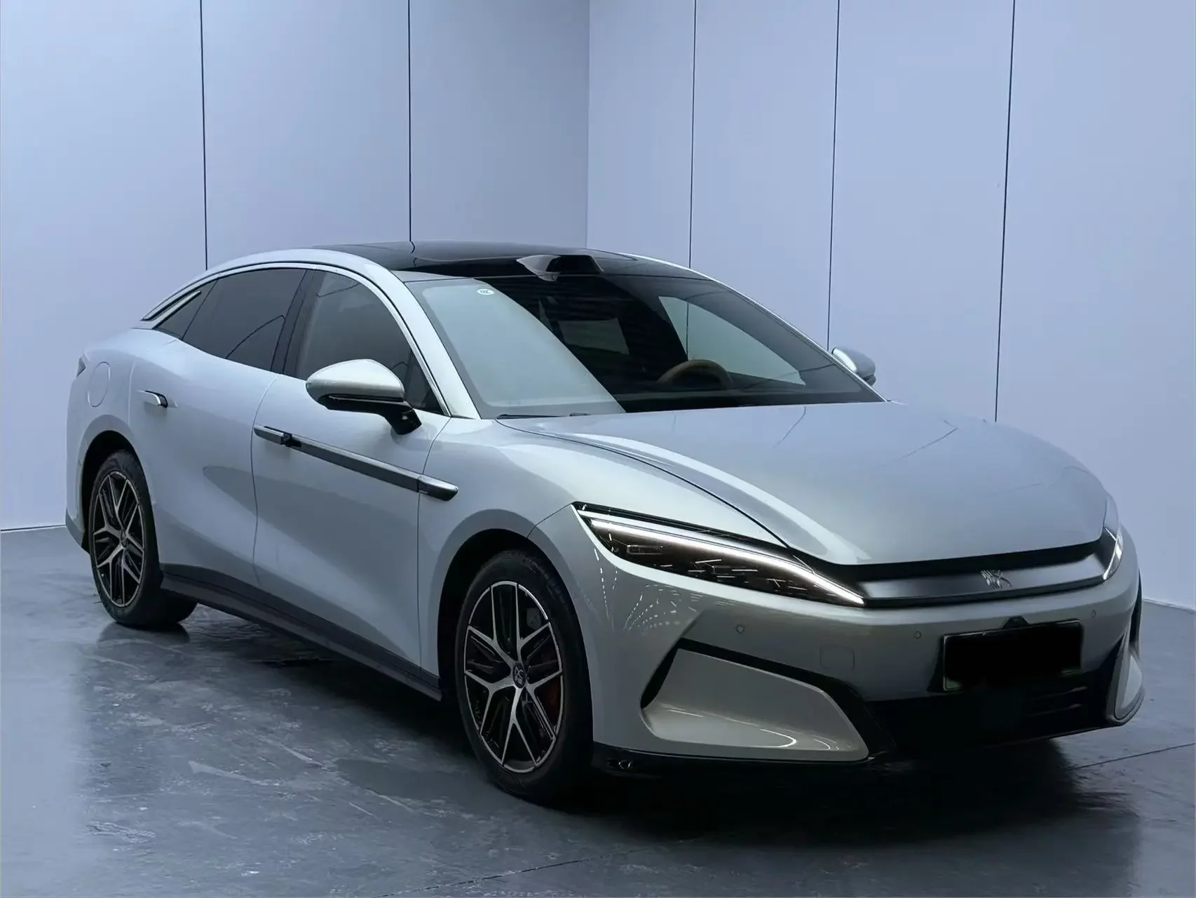 BYD Han L EV