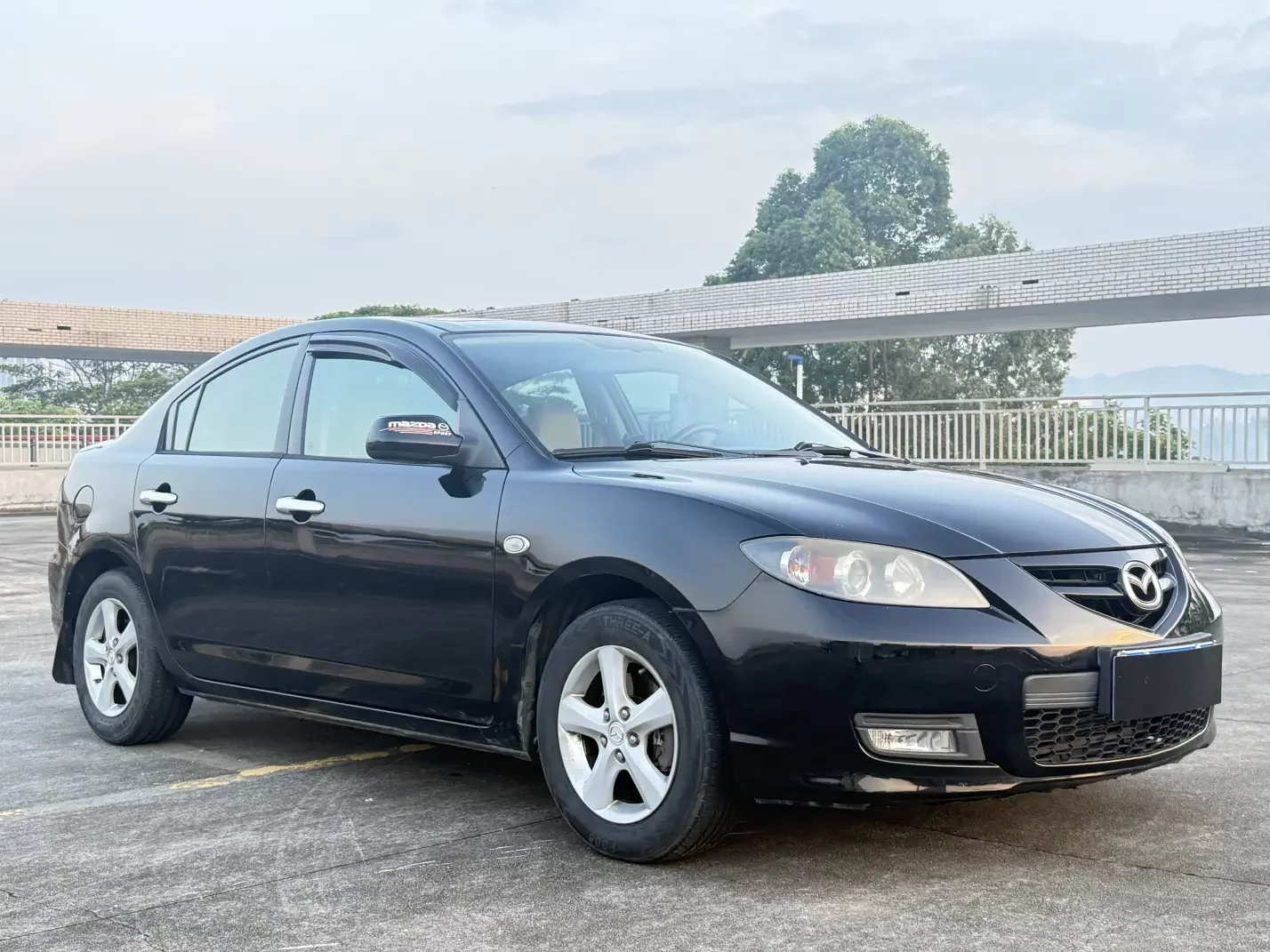 Mazda Axela (3)