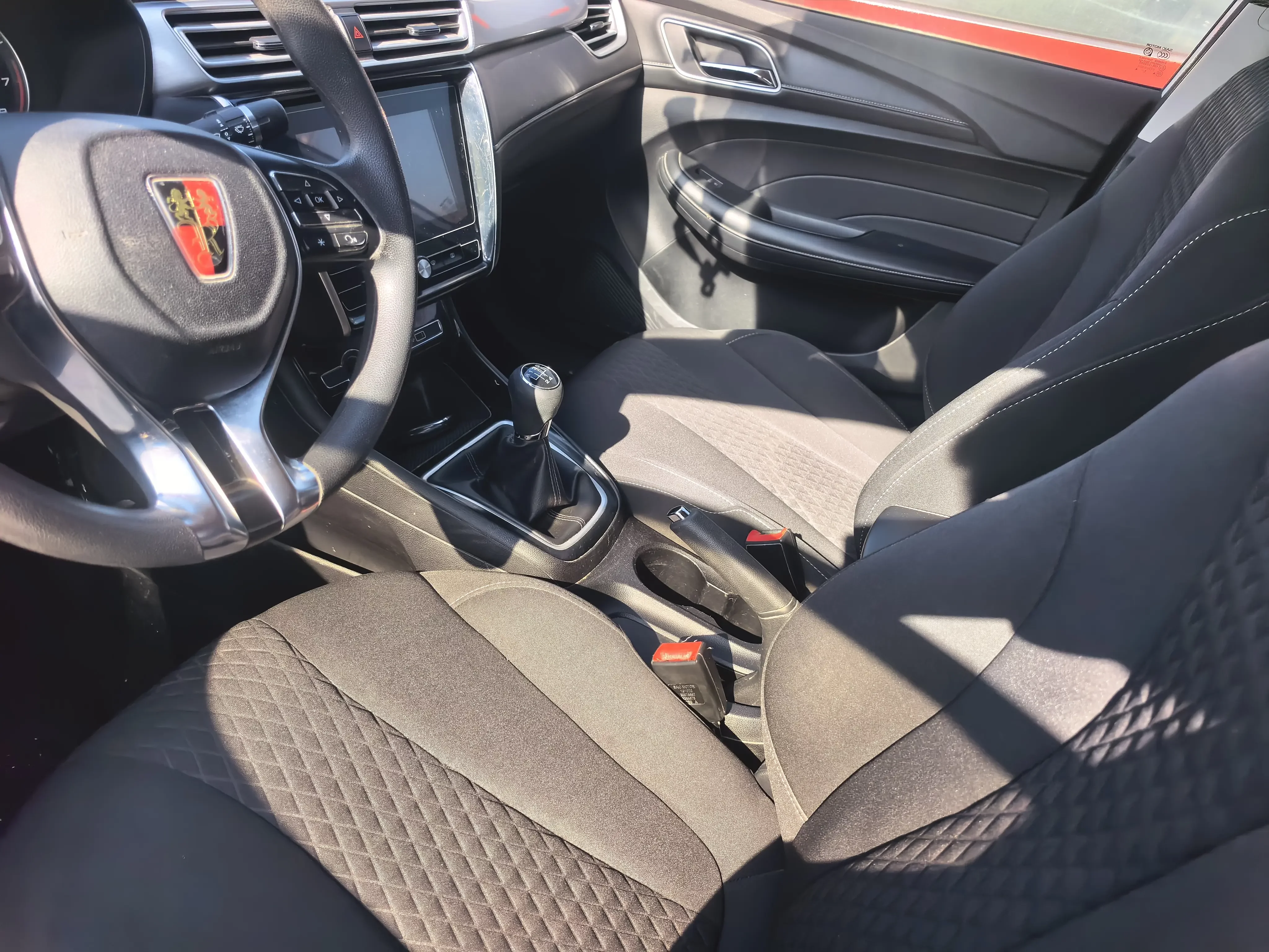 Roewe i5