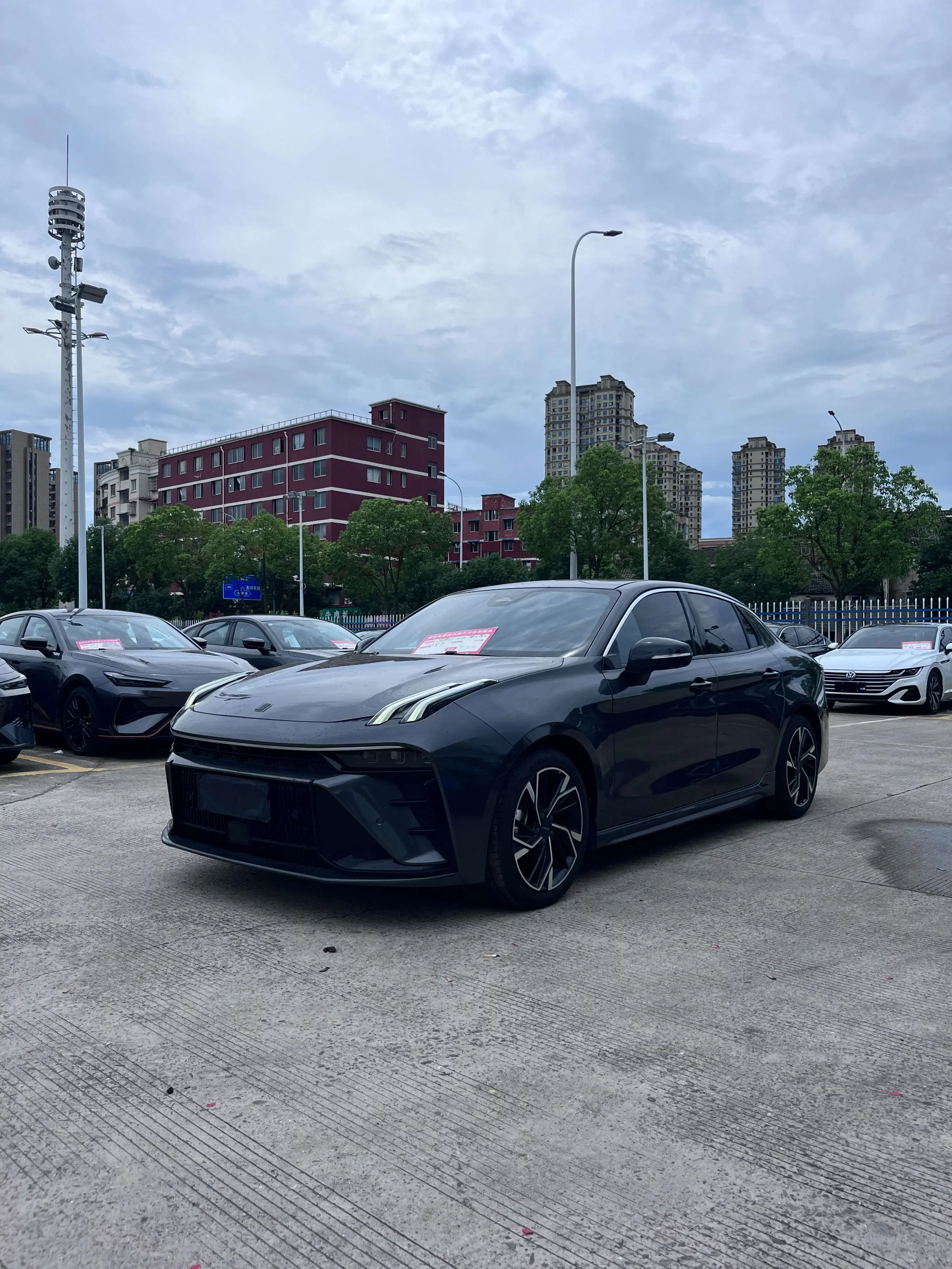 Lynk & Co 03
