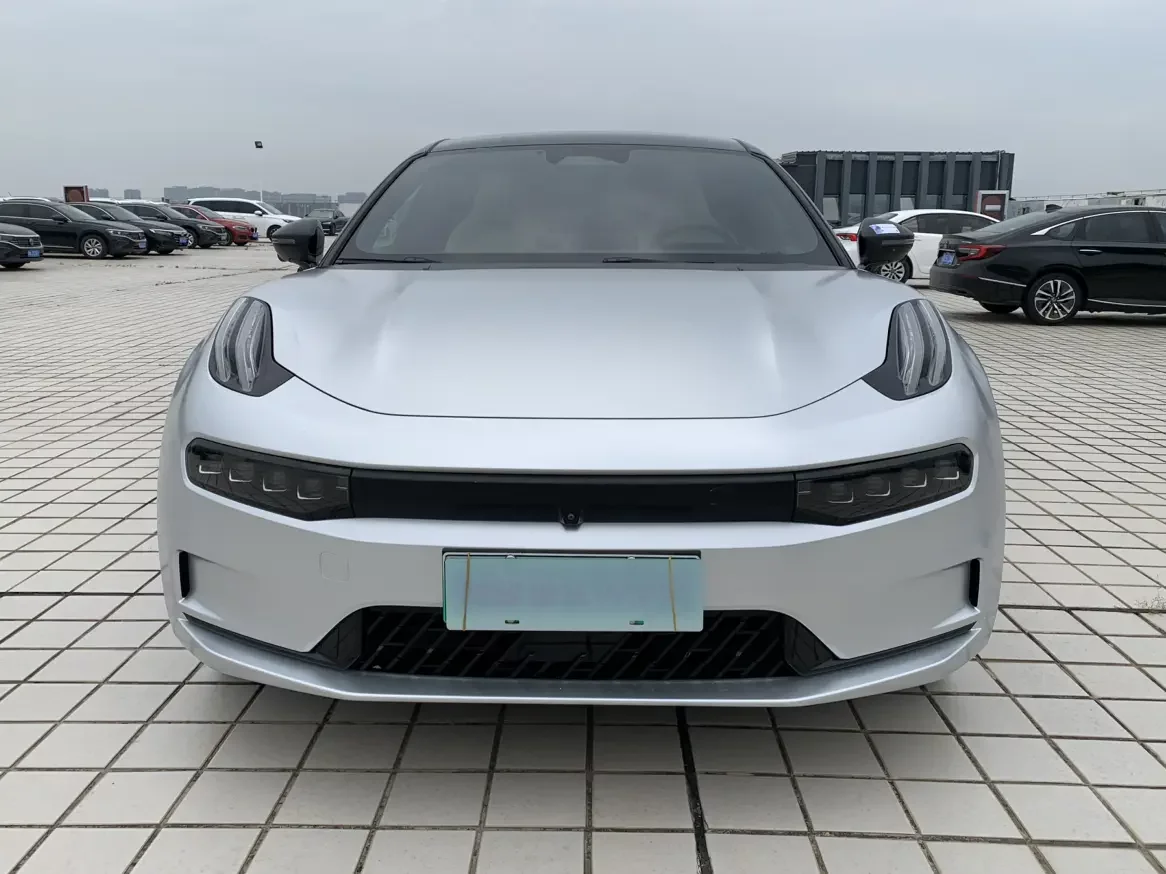 ZEEKR 001