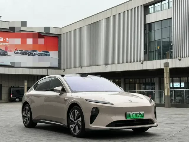 NIO ET5