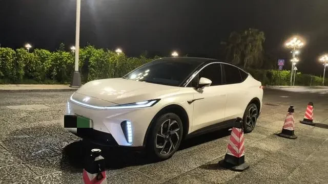 Rising Auto Feifan R7