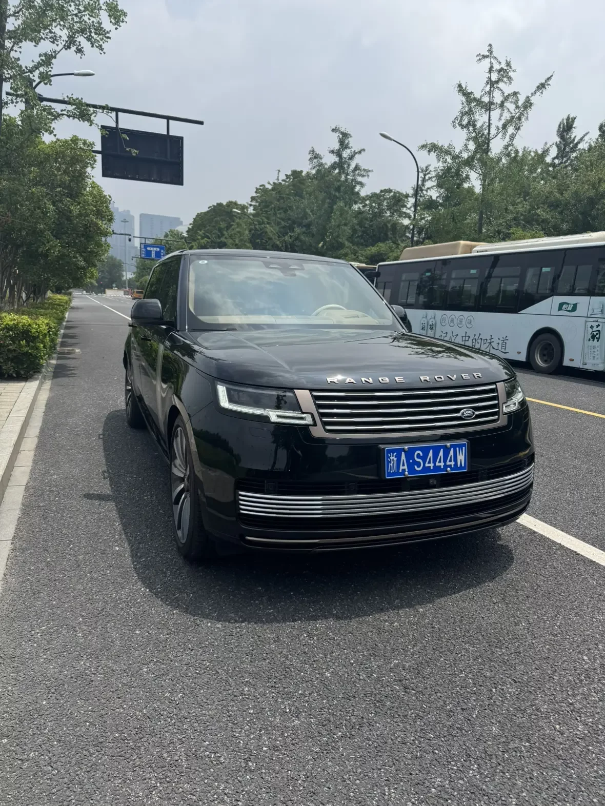 Land Rover range rover