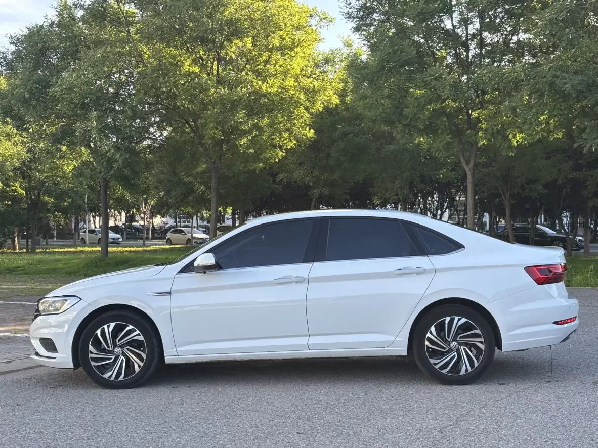 Volkswagen Sagitar
