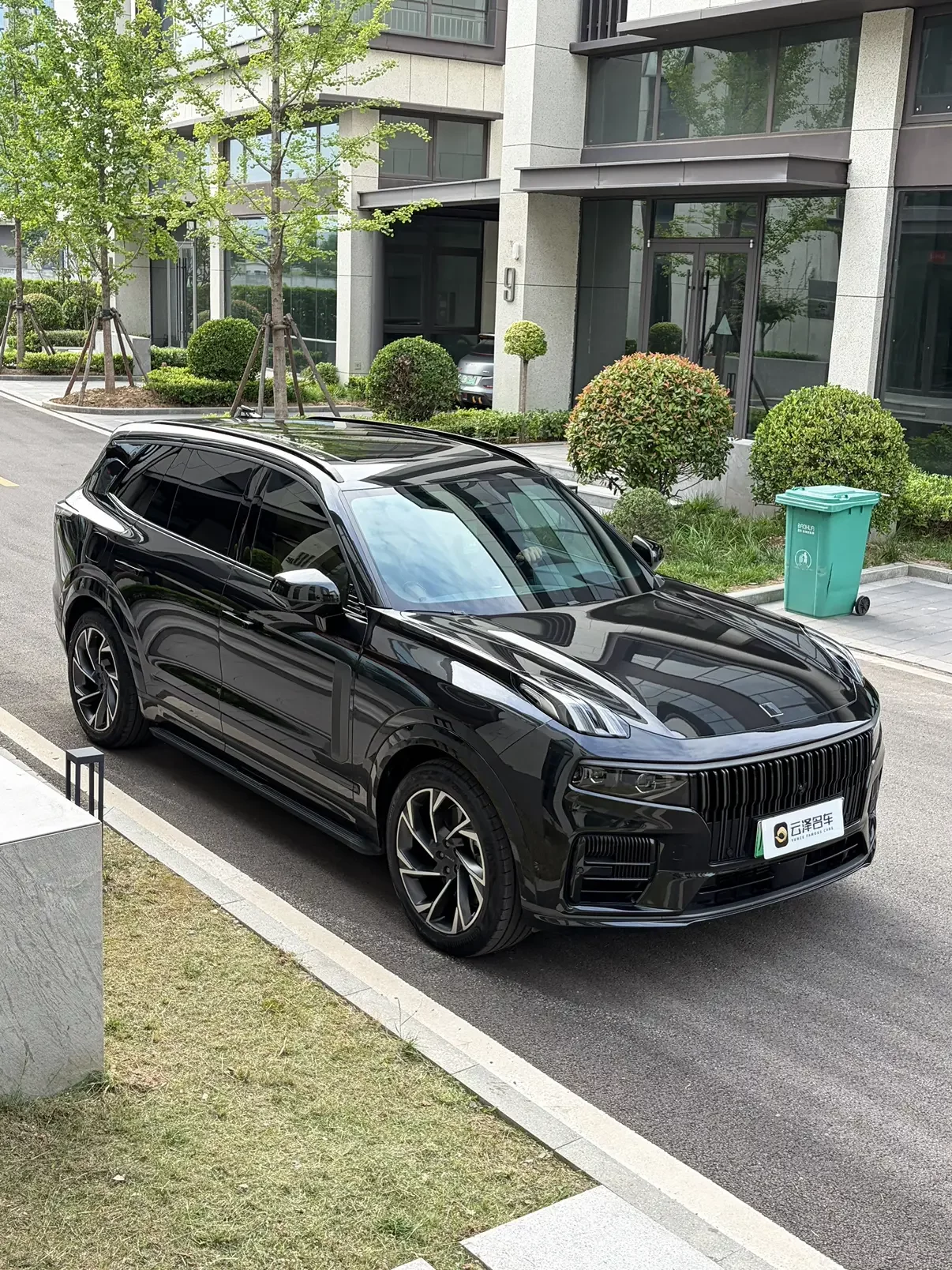 Lynk & Co 09 EM-P