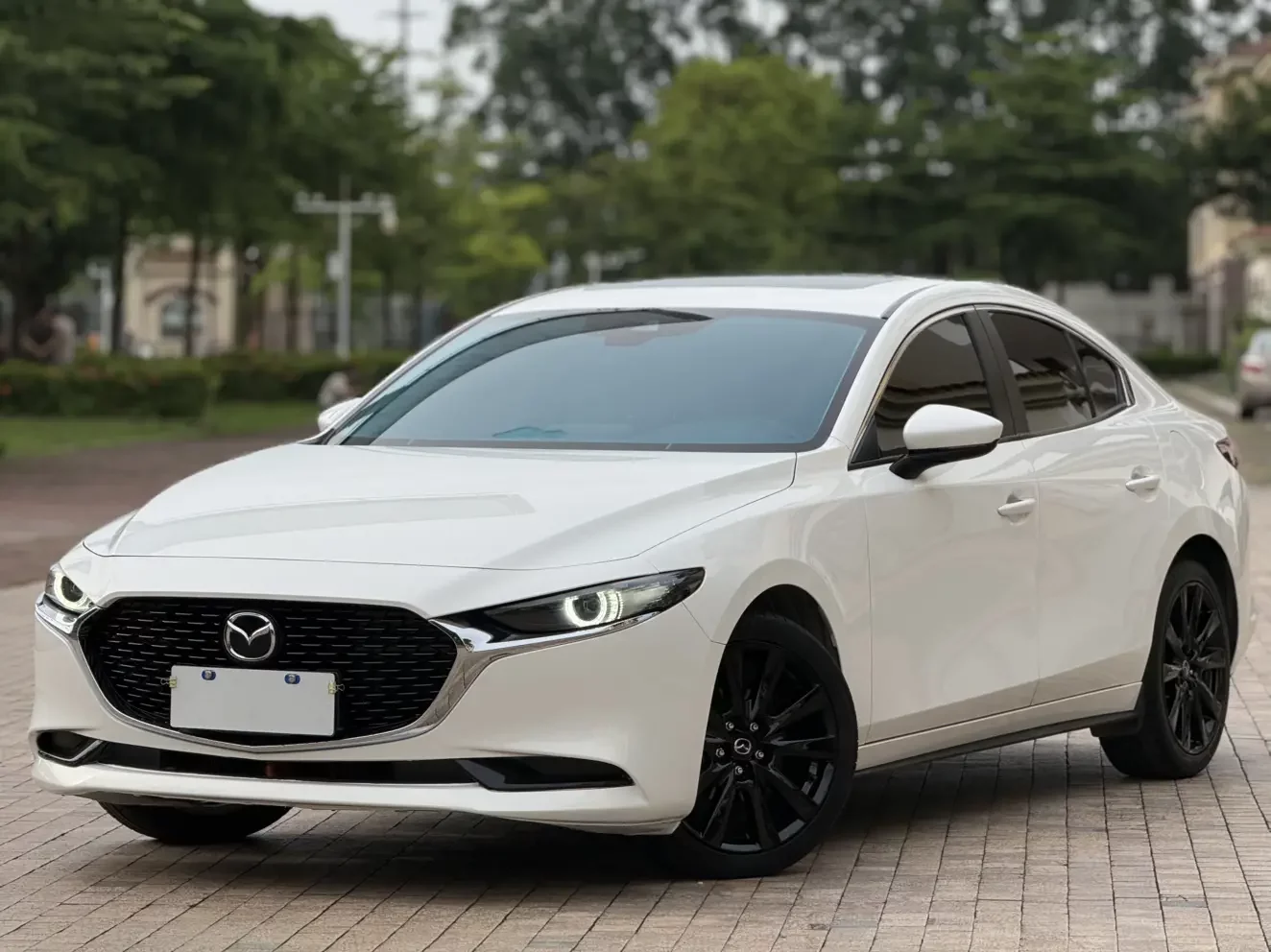 Mazda Axela (3)