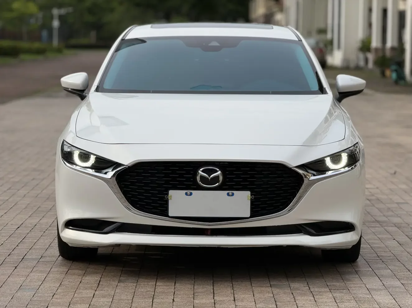 Mazda Axela (3)