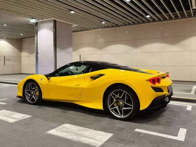 Ferrari F8