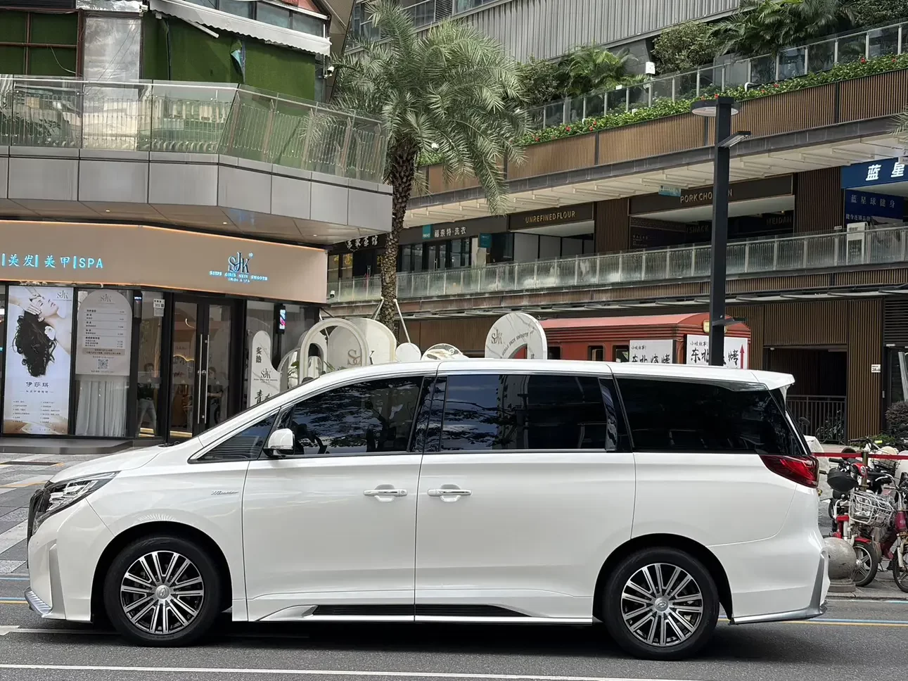 GAC Trumpchi M8