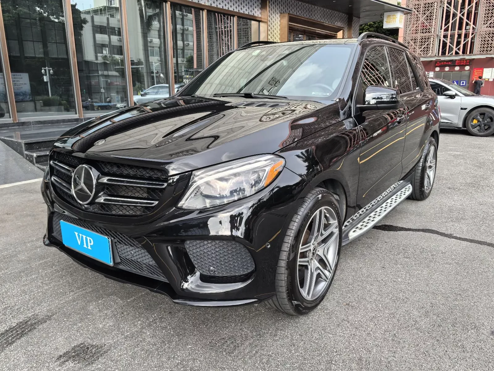 Mercedes-Benz GLE (Imported)