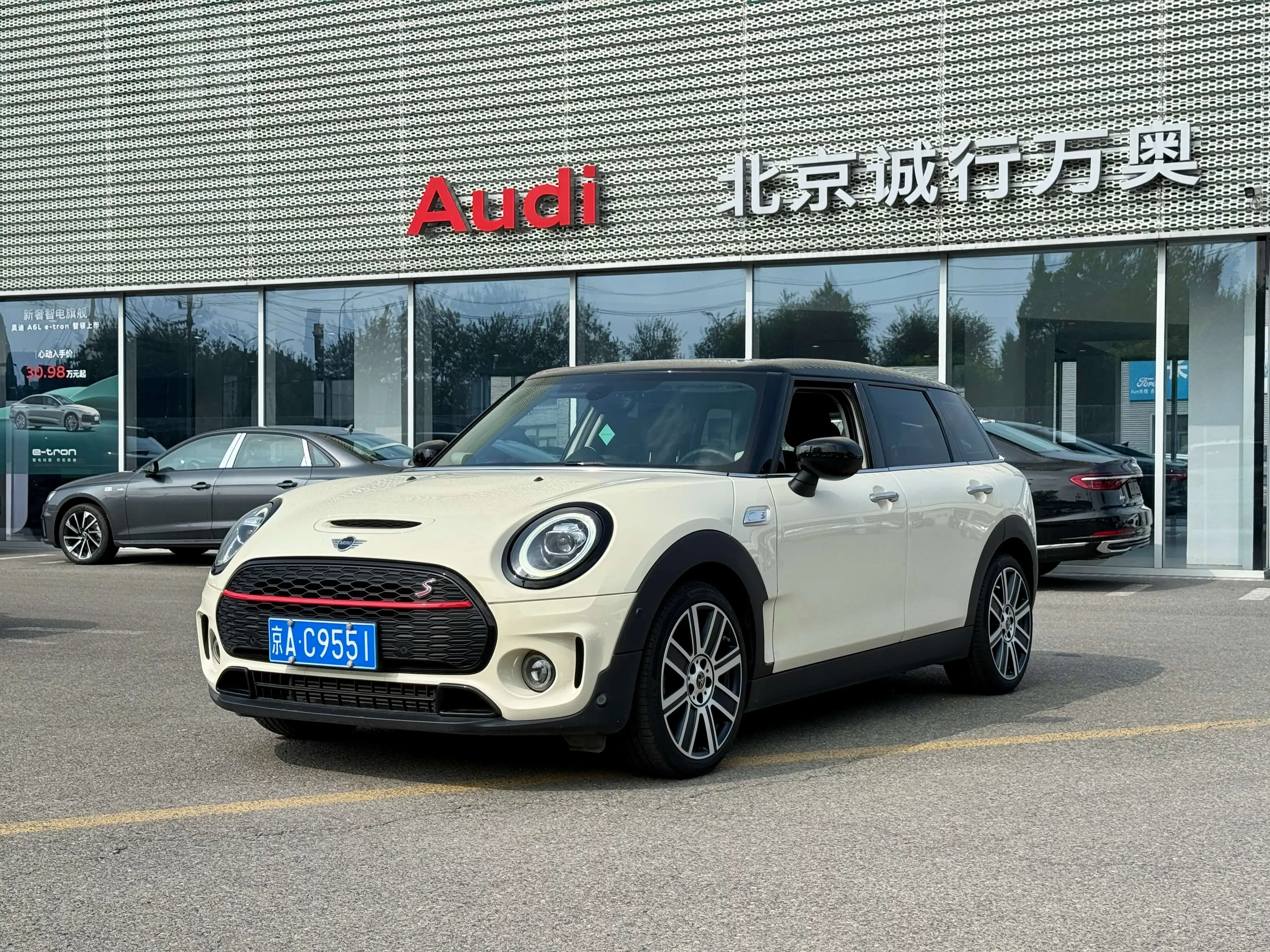 MINI CLUBMAN