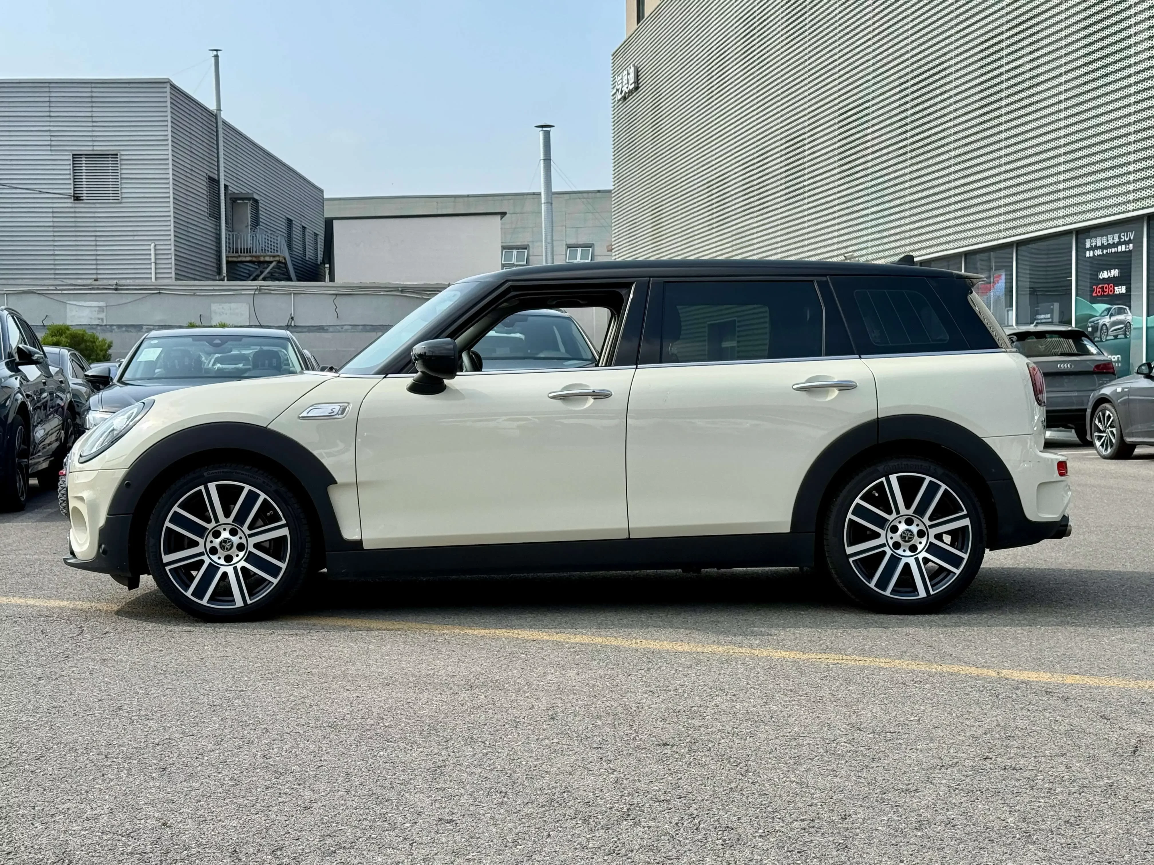 MINI CLUBMAN