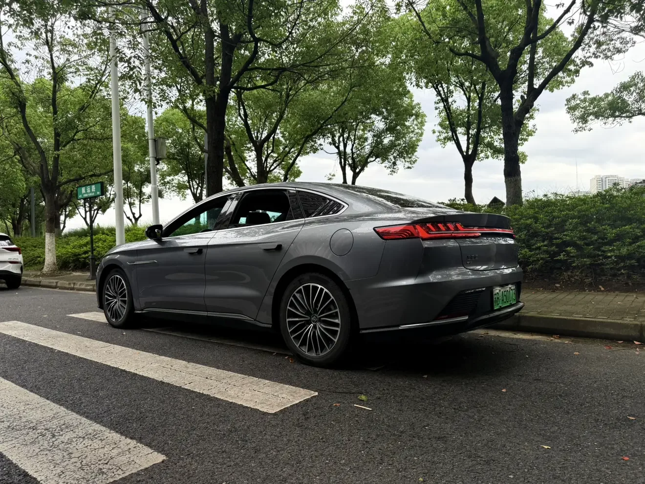 BYD Han EV