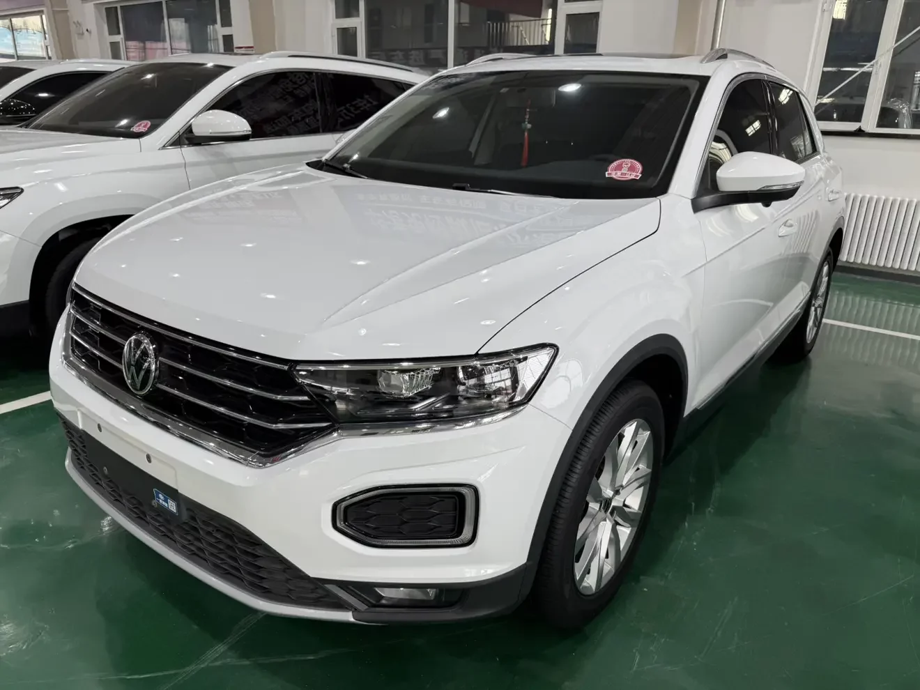 VOLKSWAGEN T-ROC