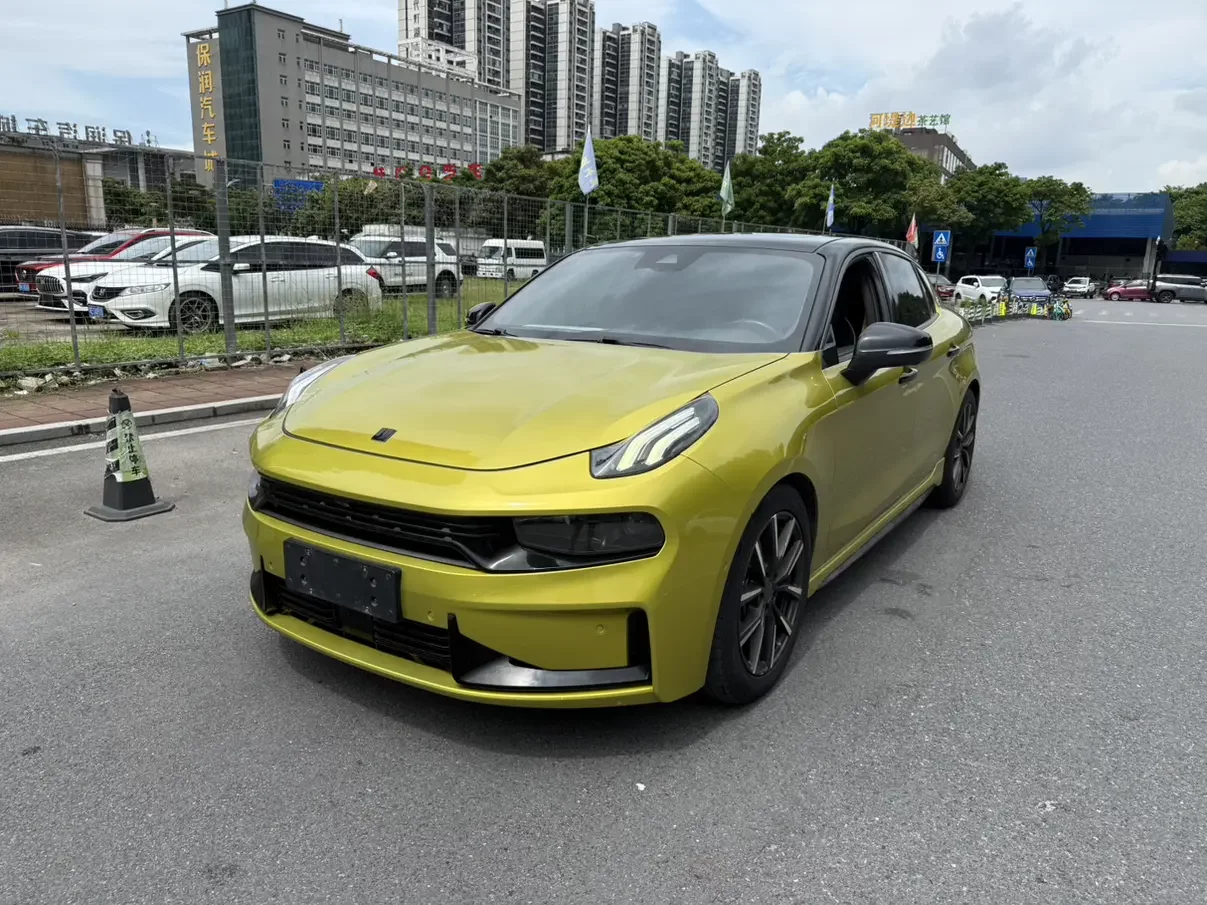 Lynk & Co 03