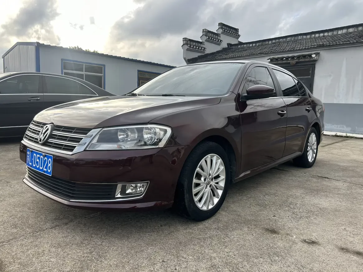 Volkswagen Lavida 2012