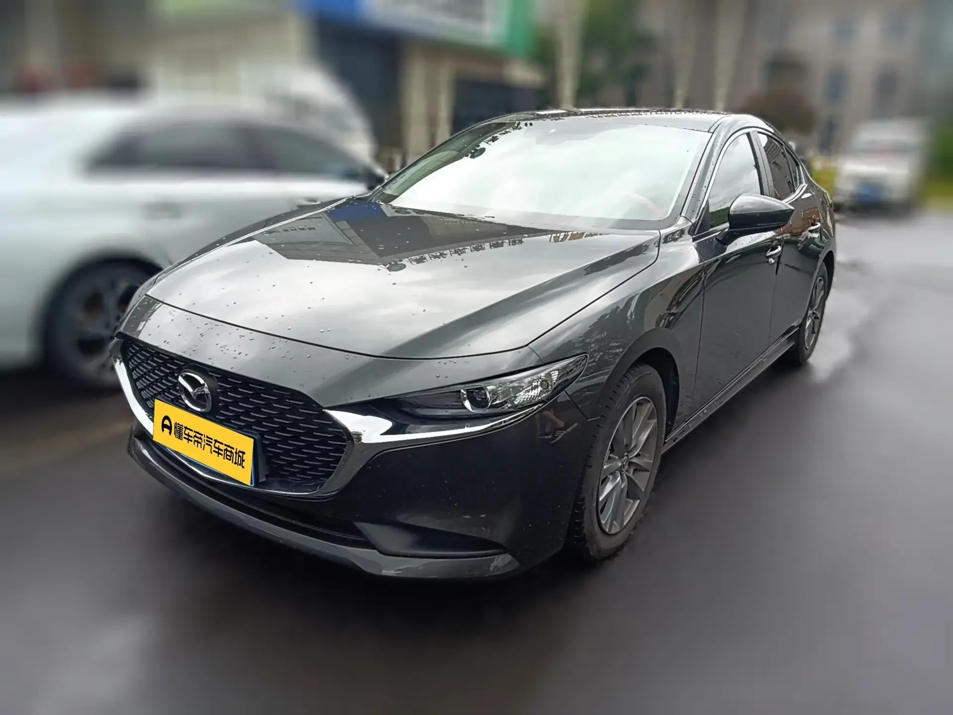 Mazda Axela (3)
