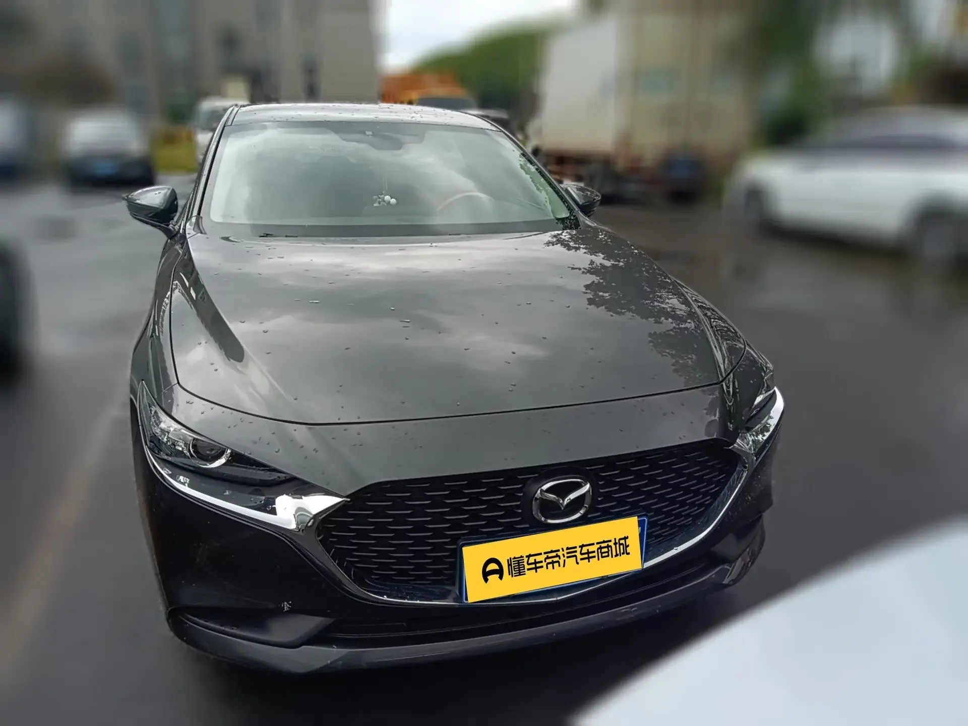 Mazda Axela (3)