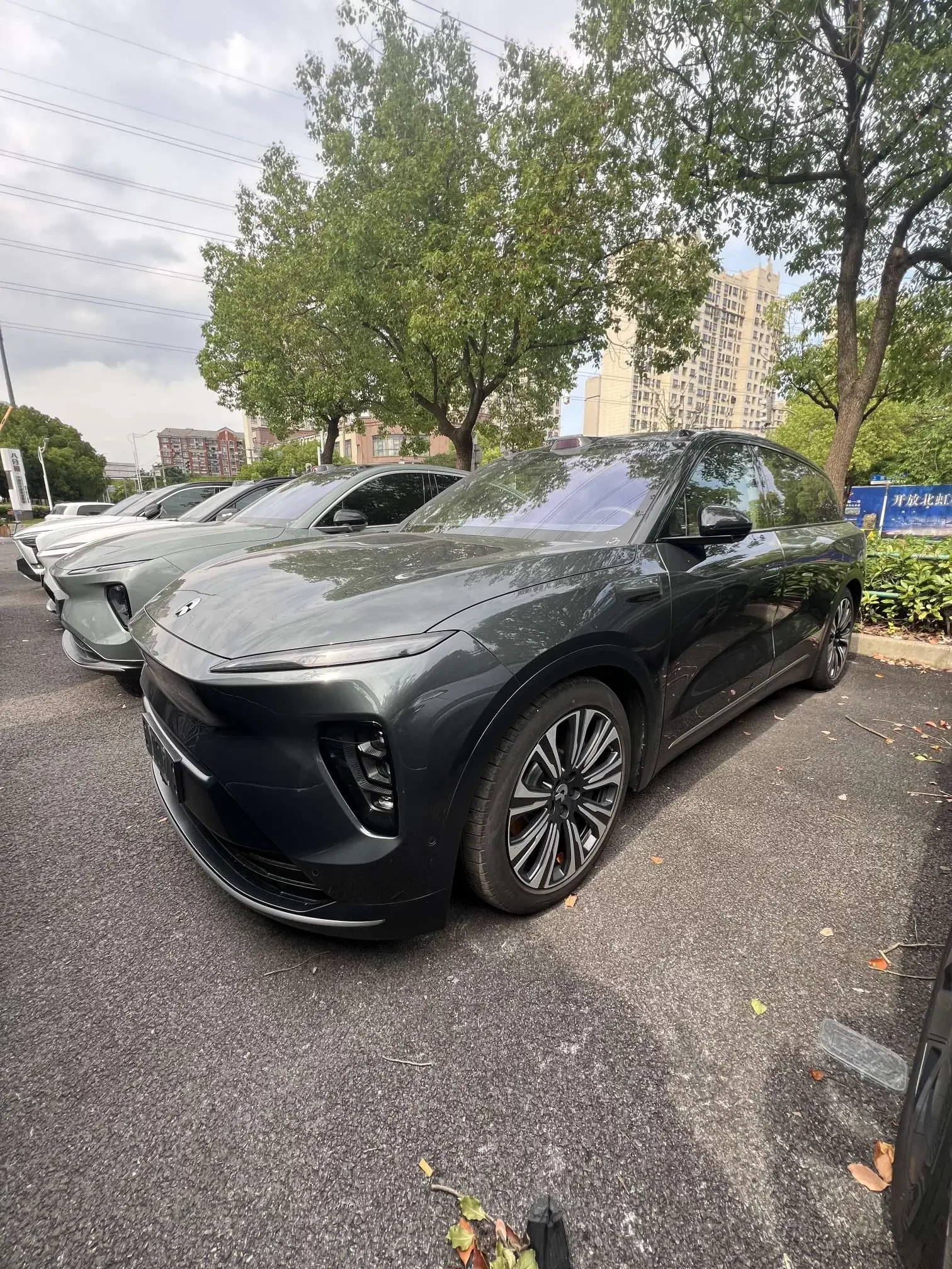 NIO ES8