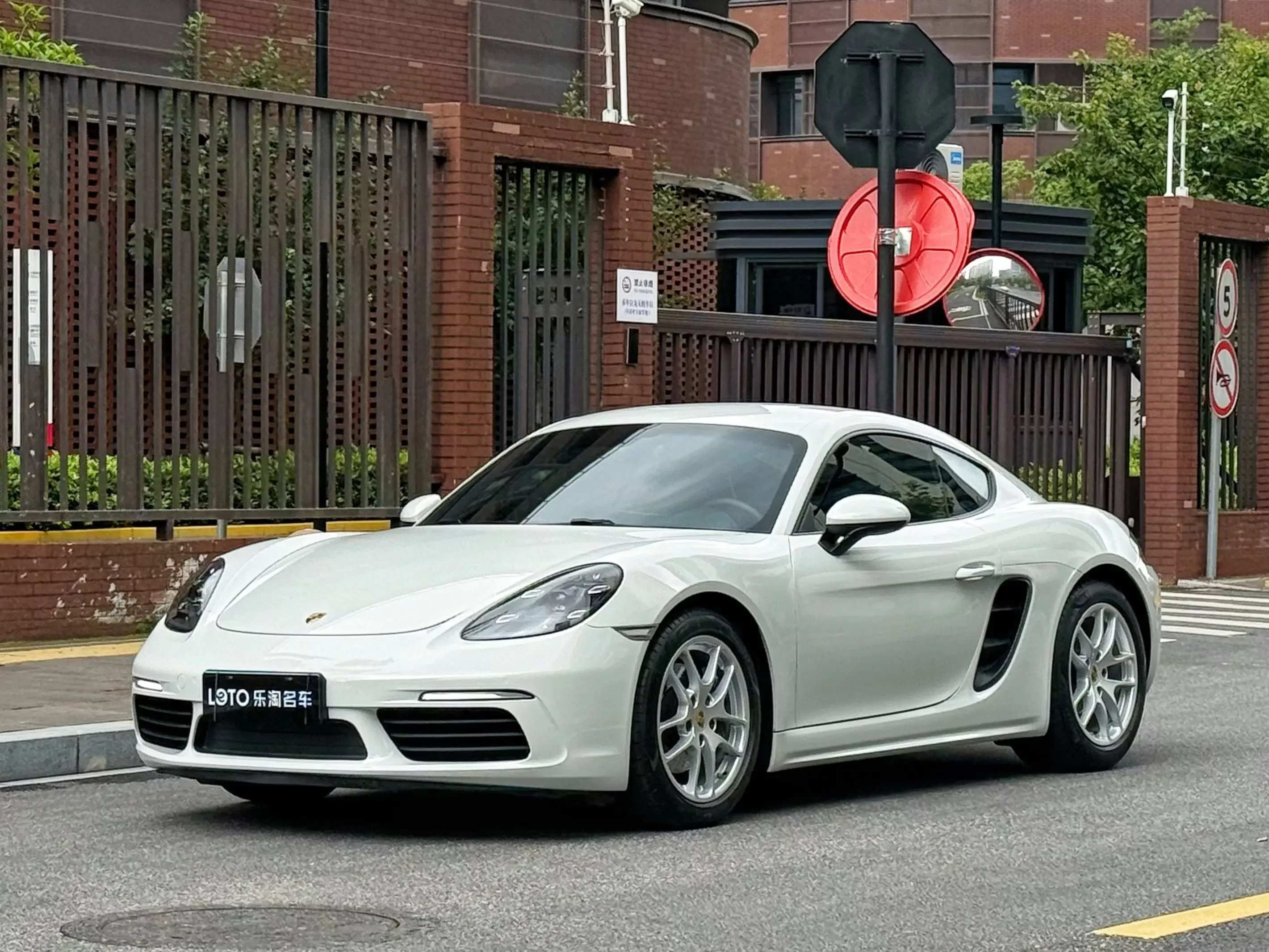 Porsche 718