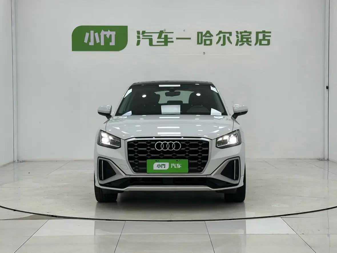 Audi Q2L