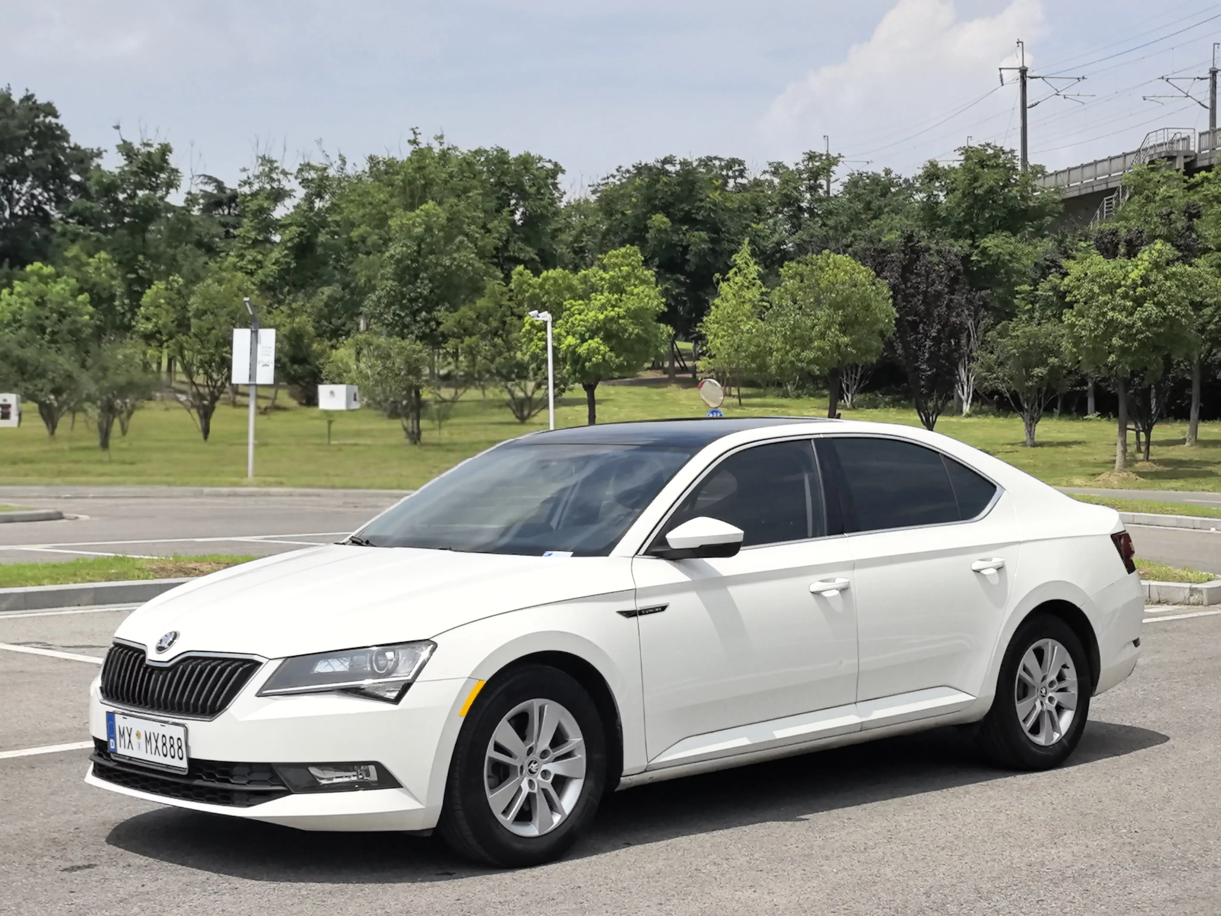 Skoda SuperB