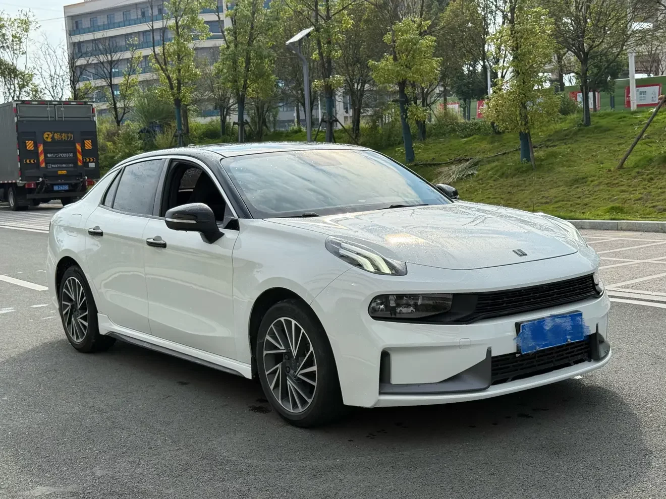 Lynk & Co 03