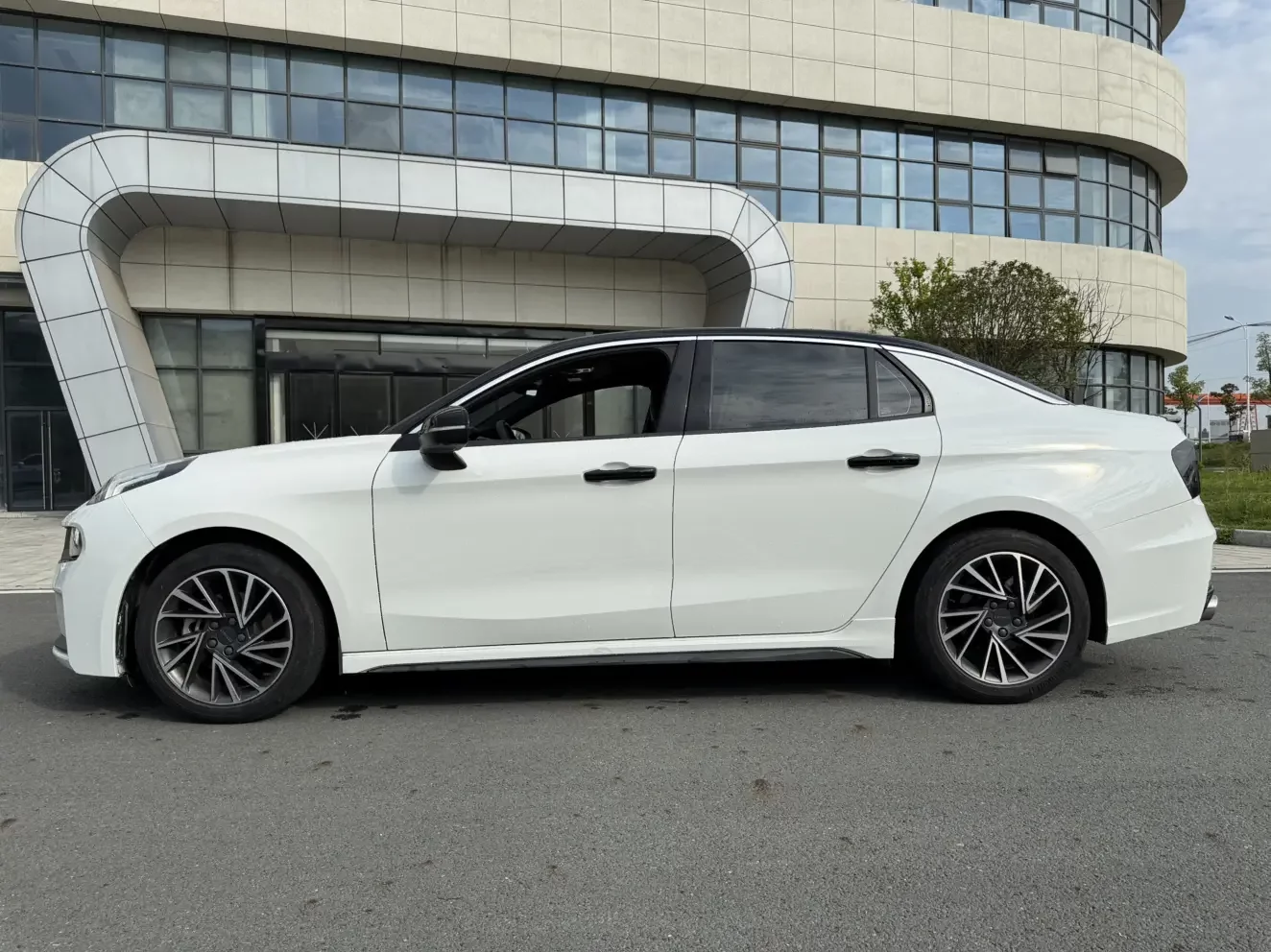 Lynk & Co 03